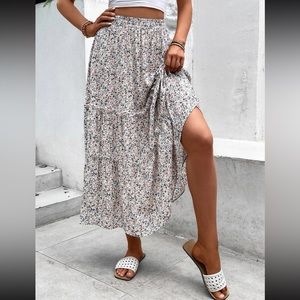 Boho ditsy floral print ruffle hem maxi skirt
